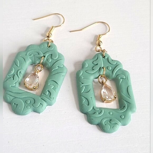 Boho Gold Plated Sage Green Embossed Pattern Crystal Drop Dangle Earrings - Picture 3 of 9